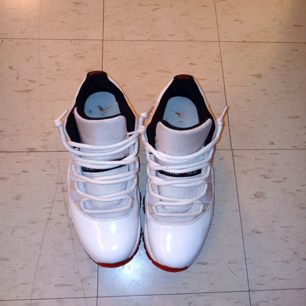 Jordan 11 low (Cherry)